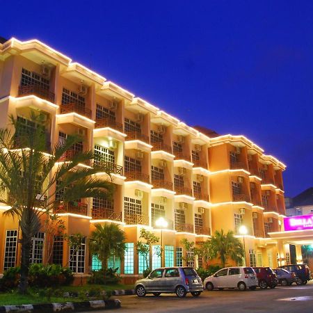 Bella Vista Express Hotel Pantai Cenang  Ngoại thất bức ảnh