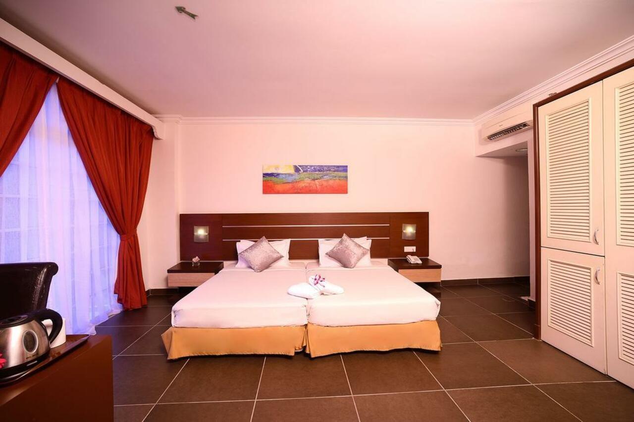Bella Vista Express Hotel Pantai Cenang  Ngoại thất bức ảnh