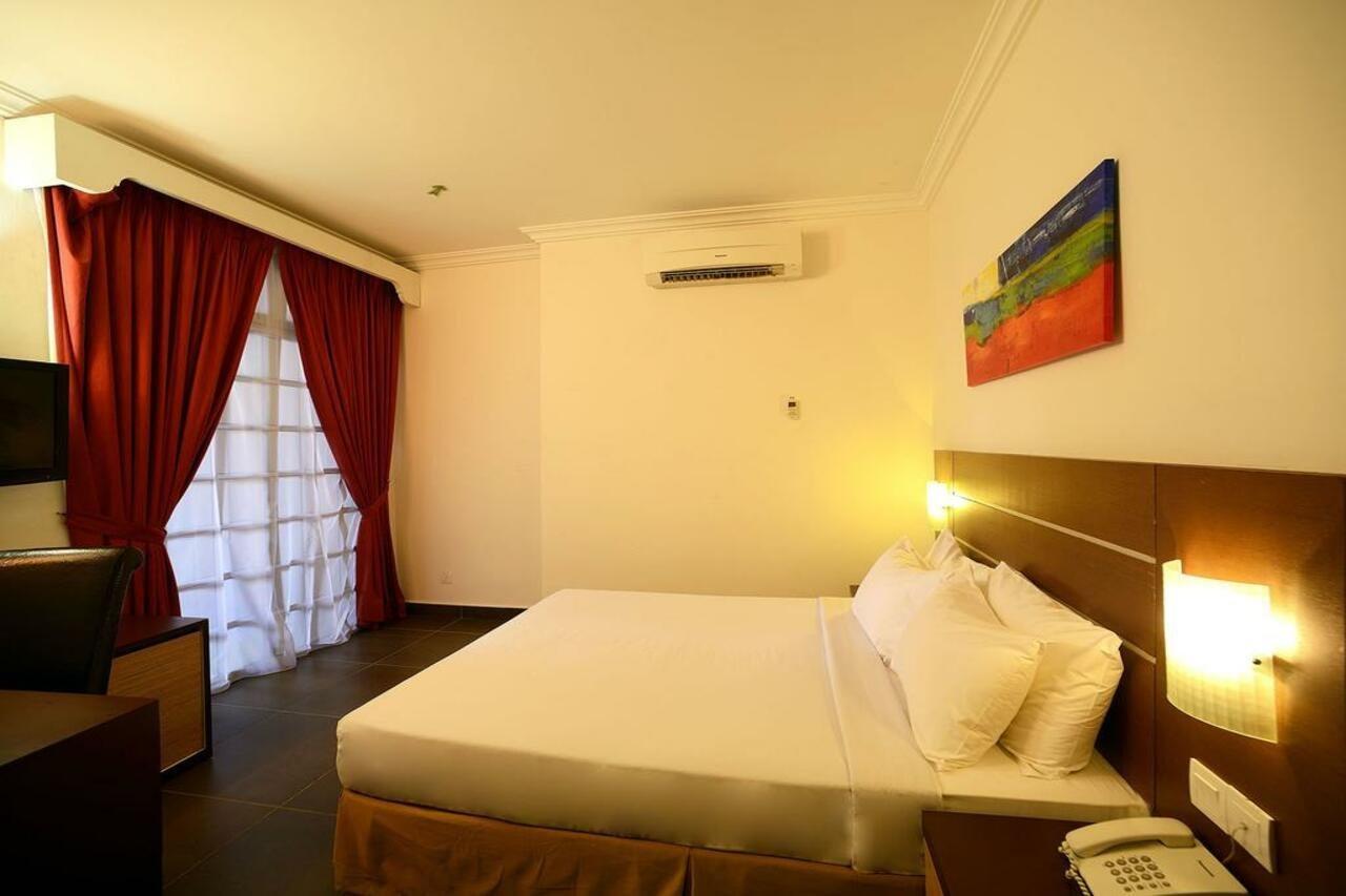 Bella Vista Express Hotel Pantai Cenang  Ngoại thất bức ảnh