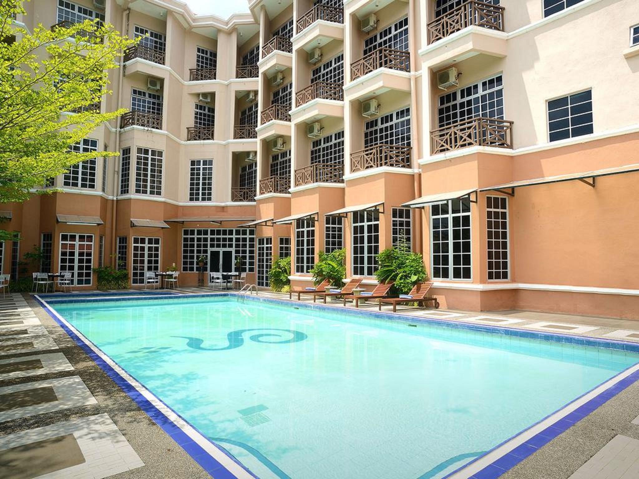 Bella Vista Express Hotel Pantai Cenang  Ngoại thất bức ảnh