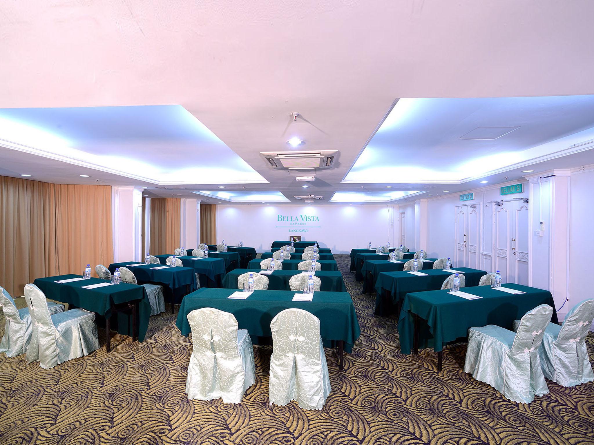 Bella Vista Express Hotel Pantai Cenang  Ngoại thất bức ảnh