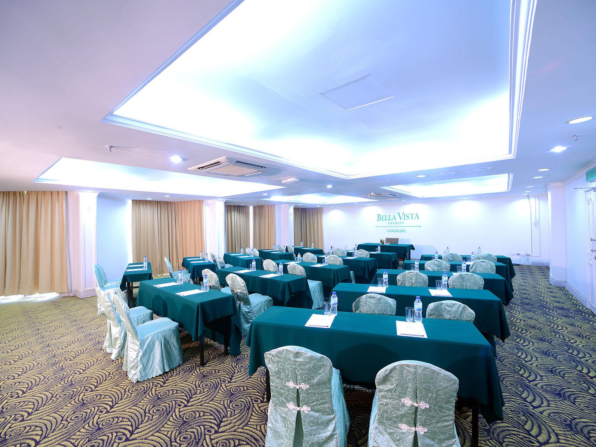 Bella Vista Express Hotel Pantai Cenang  Ngoại thất bức ảnh