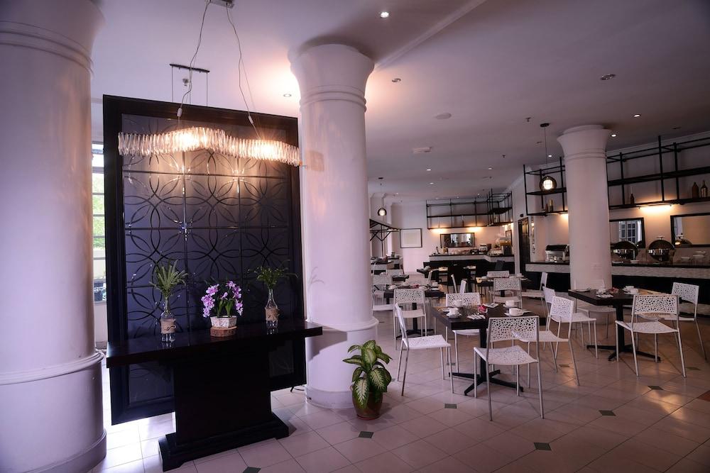 Bella Vista Express Hotel Pantai Cenang  Ngoại thất bức ảnh