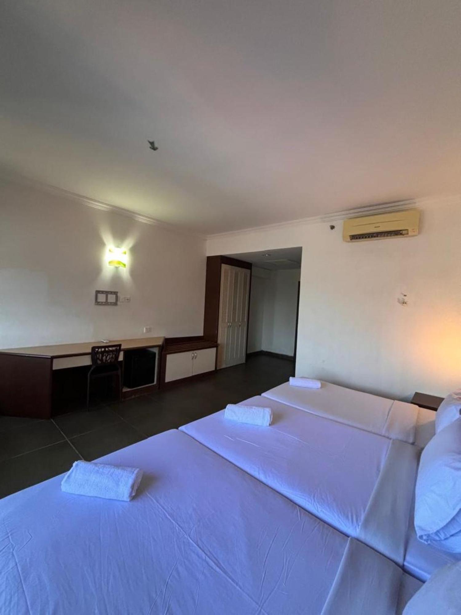 Bella Vista Express Hotel Pantai Cenang  Ngoại thất bức ảnh