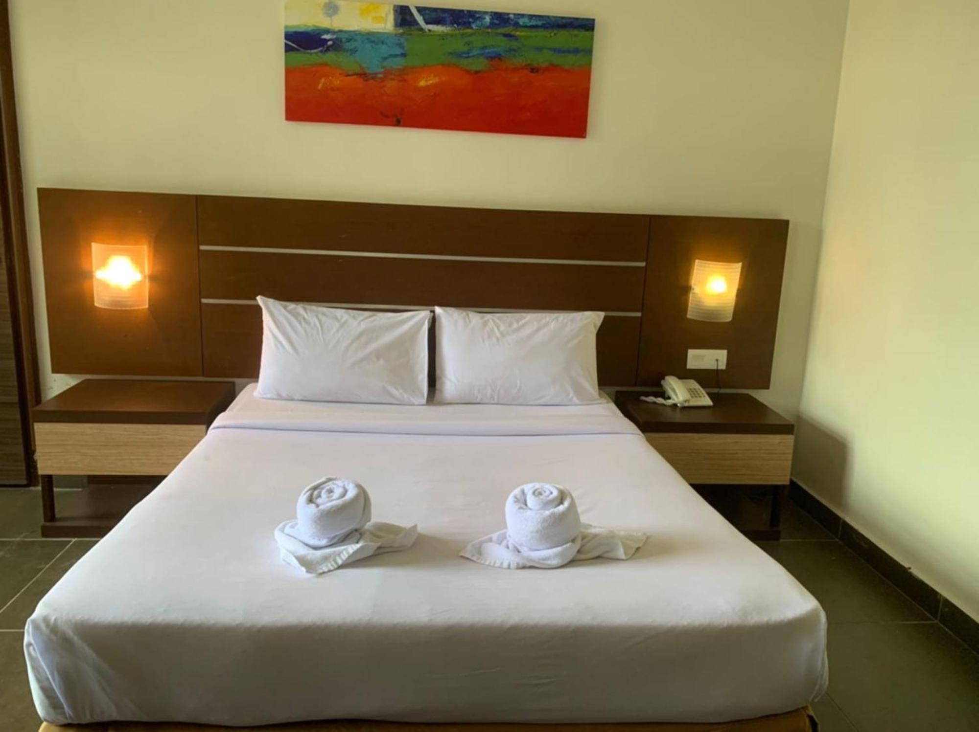 Bella Vista Express Hotel Pantai Cenang  Ngoại thất bức ảnh