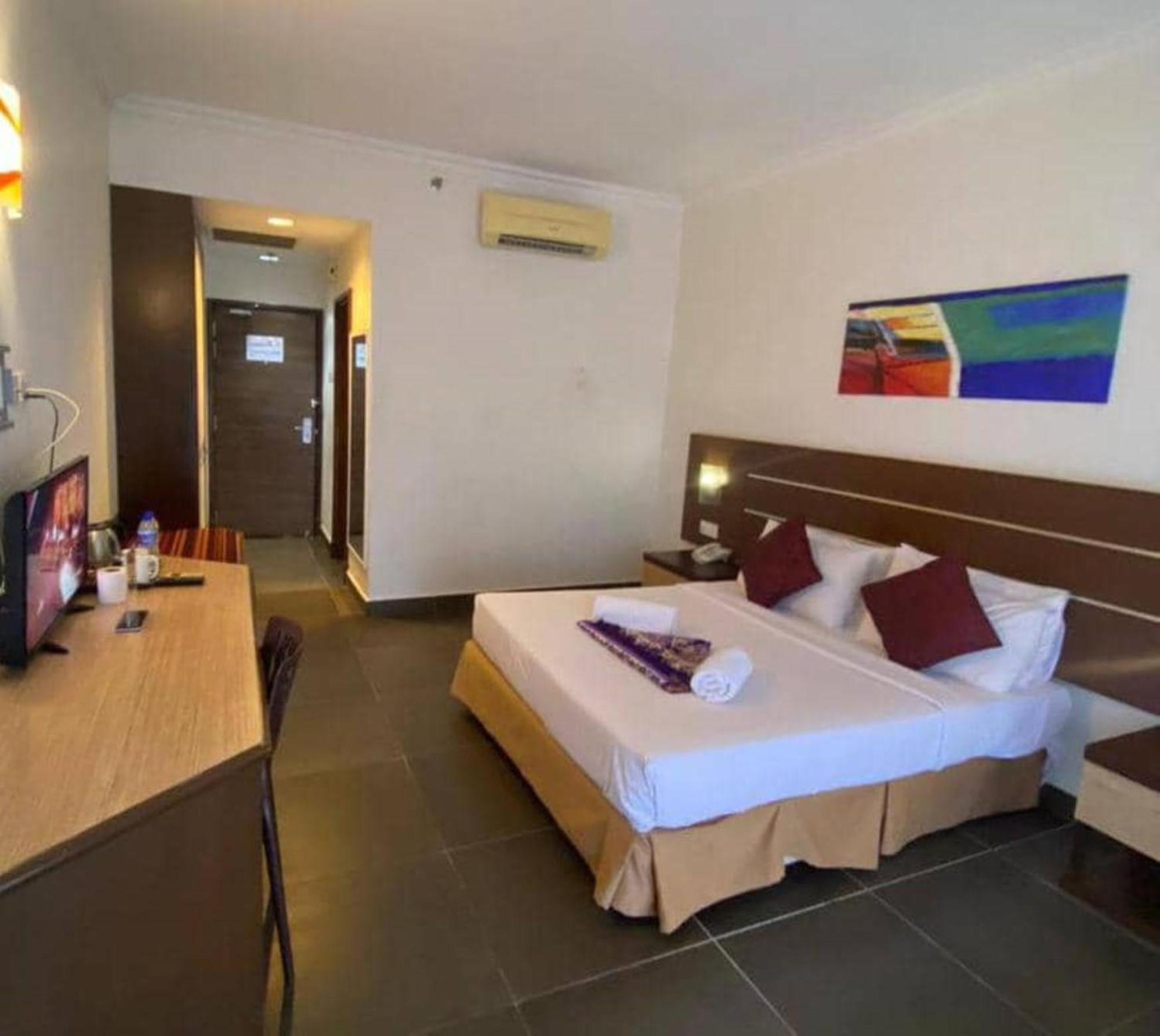 Bella Vista Express Hotel Pantai Cenang  Ngoại thất bức ảnh