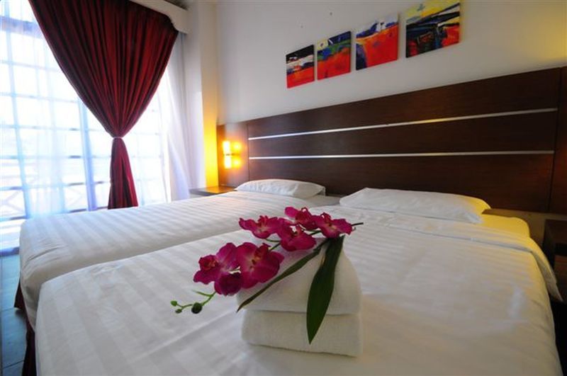 Bella Vista Express Hotel Pantai Cenang  Ngoại thất bức ảnh