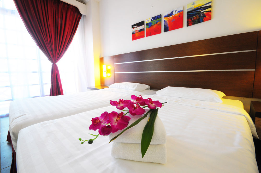 Bella Vista Express Hotel Pantai Cenang  Ngoại thất bức ảnh